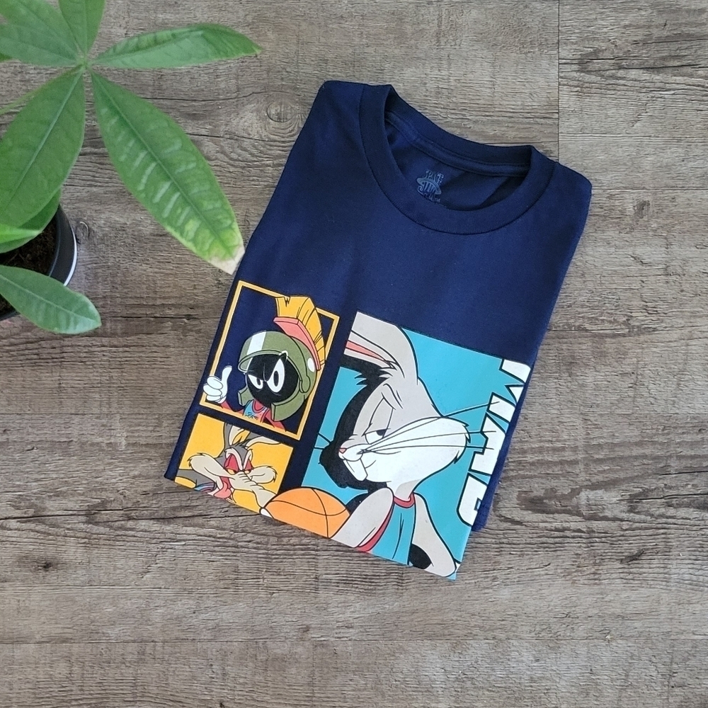 NWOT Men Looney Tunes navy blue T-shirt